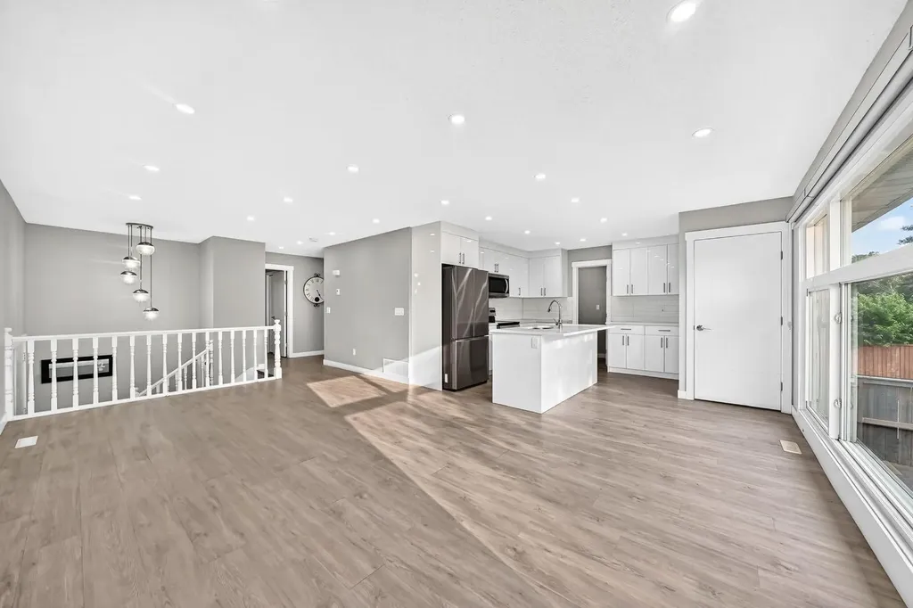 2703 60 Street NE Calgary AB T1Y 2G6