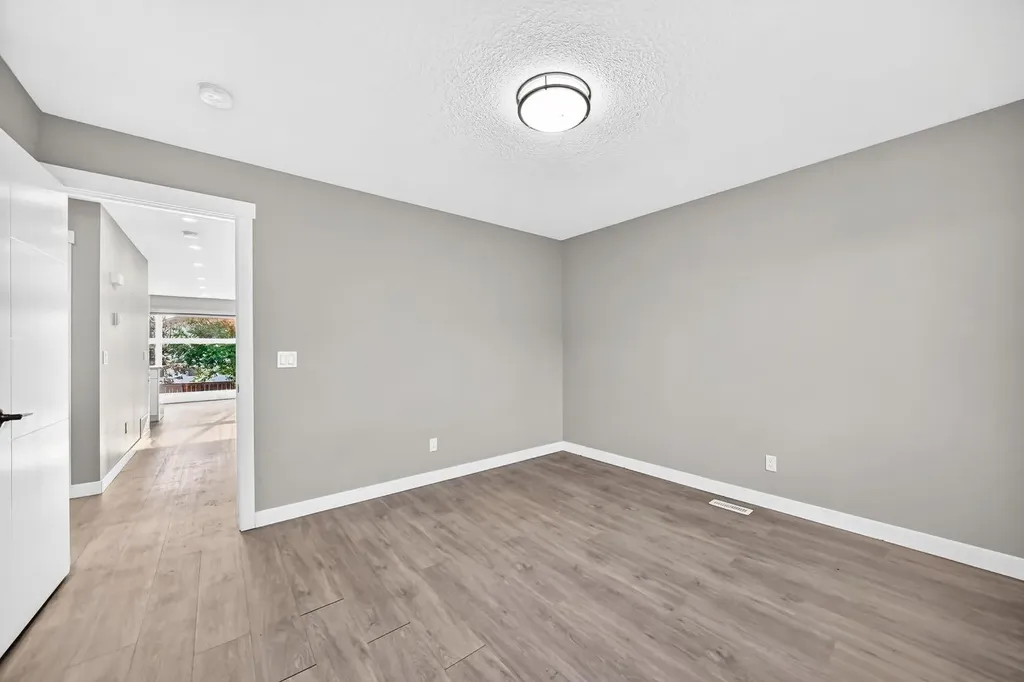 2703 60 Street NE Calgary AB T1Y 2G6