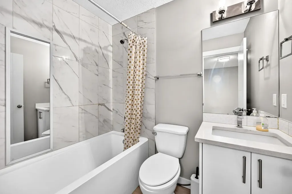 2703 60 Street NE Calgary AB T1Y 2G6