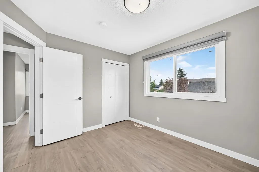 2703 60 Street NE Calgary AB T1Y 2G6