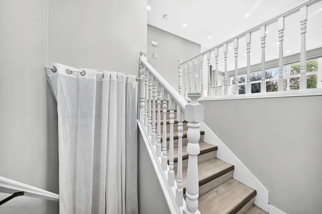 2703 60 Street NE Calgary AB T1Y 2G6