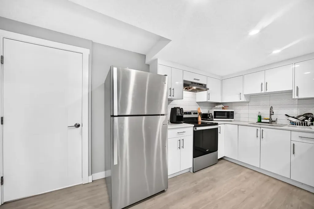 2703 60 Street NE Calgary AB T1Y 2G6