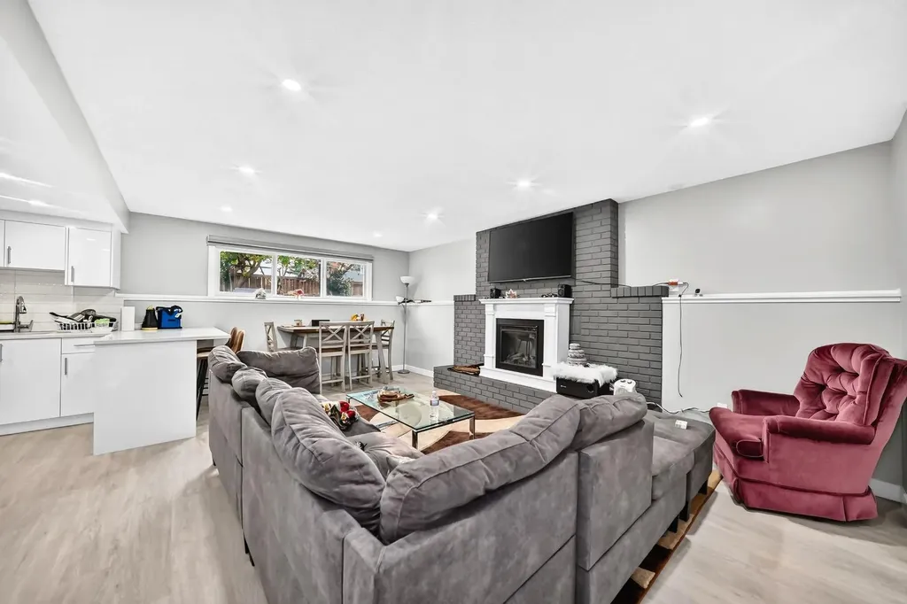 2703 60 Street NE Calgary AB T1Y 2G6