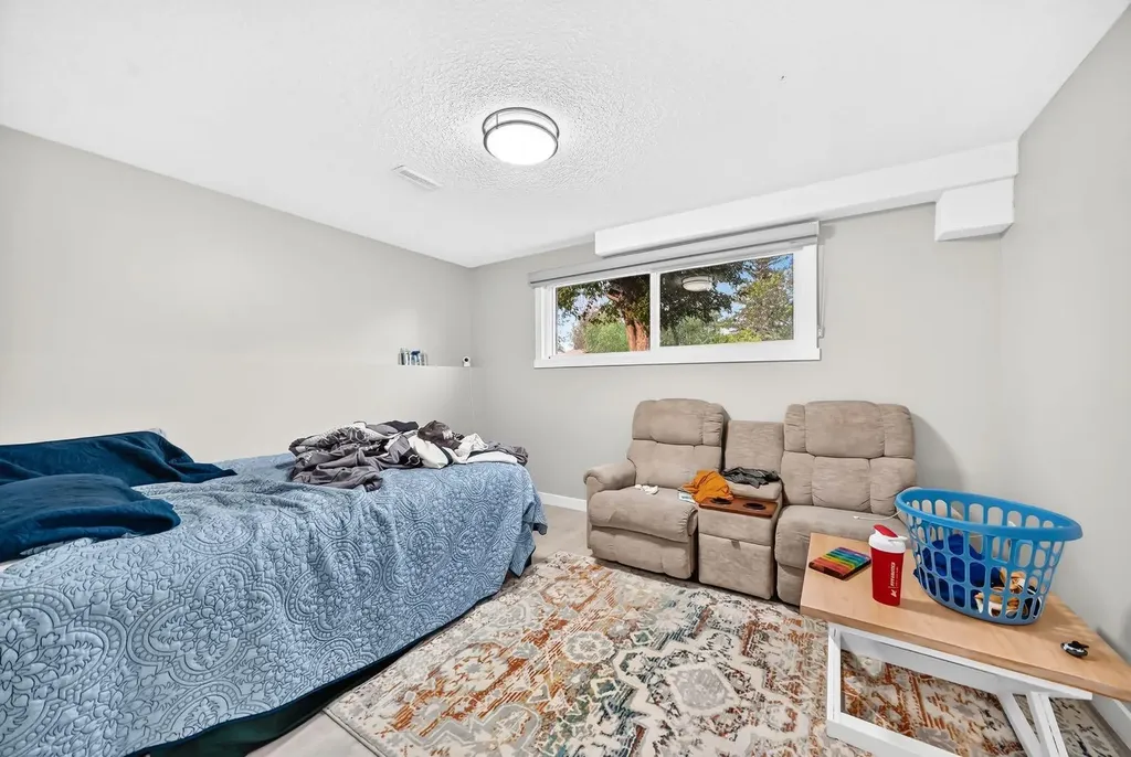 2703 60 Street NE Calgary AB T1Y 2G6