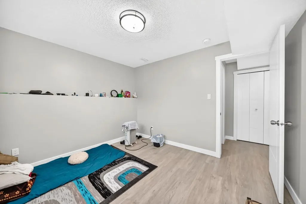 2703 60 Street NE Calgary AB T1Y 2G6