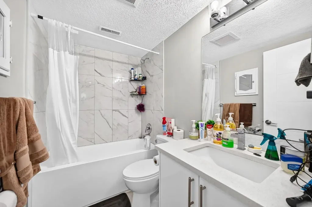 2703 60 Street NE Calgary AB T1Y 2G6