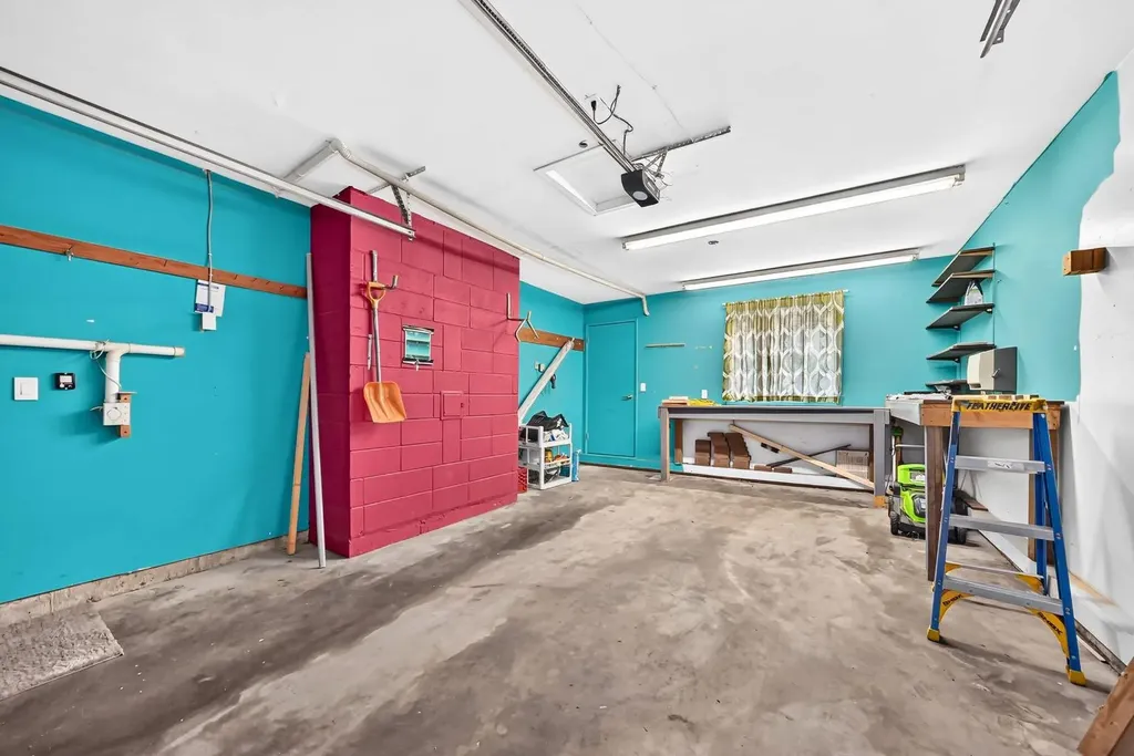2703 60 Street NE Calgary AB T1Y 2G6