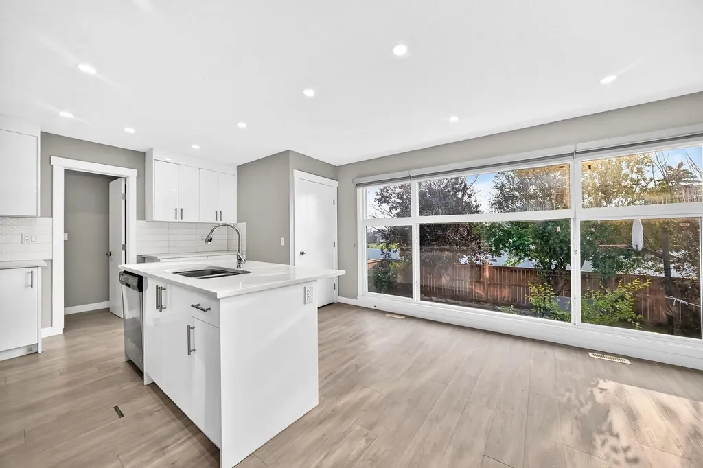 2703 60 Street NE Calgary AB T1Y 2G6