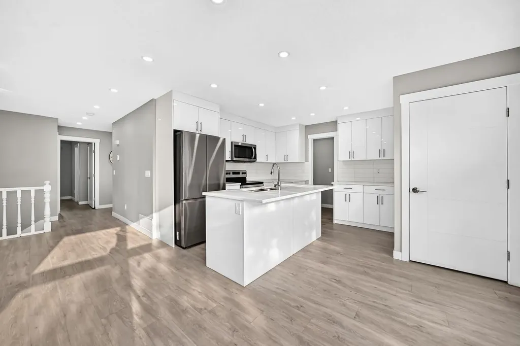 2703 60 Street NE Calgary AB T1Y 2G6