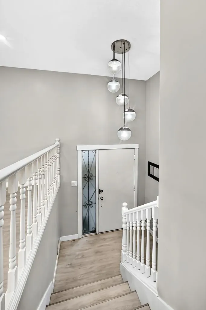 2703 60 Street NE Calgary AB T1Y 2G6