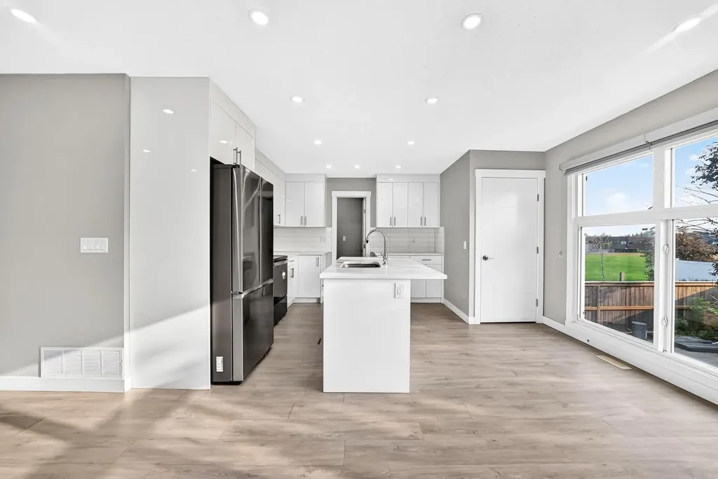 2703 60 Street NE Calgary AB T1Y 2G6