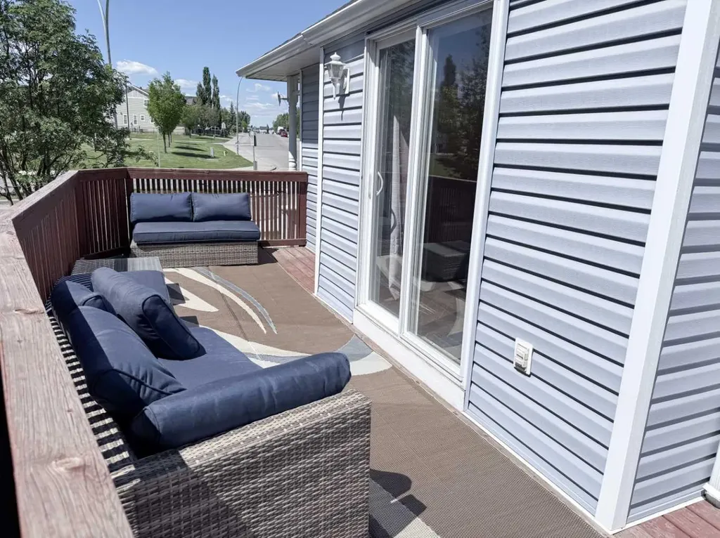 138 Bridleridge Way SW Calgary AB T2Y4K8