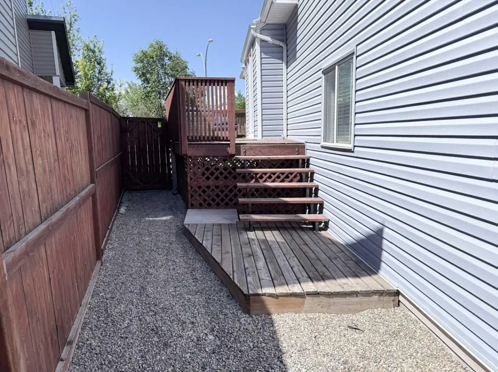 138 Bridleridge Way SW Calgary AB T2Y4K8
