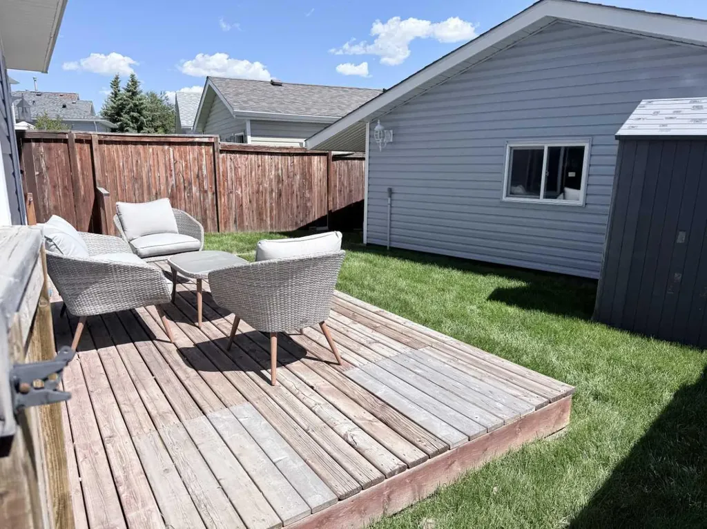 138 Bridleridge Way SW Calgary AB T2Y4K8