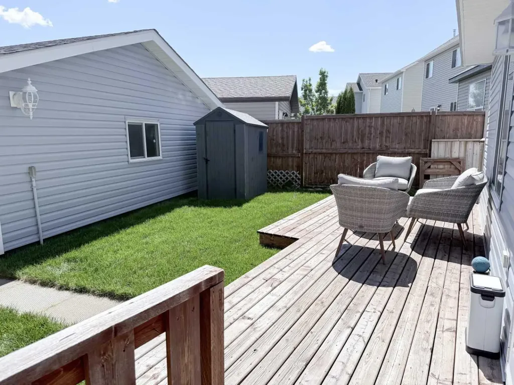 138 Bridleridge Way SW Calgary AB T2Y4K8