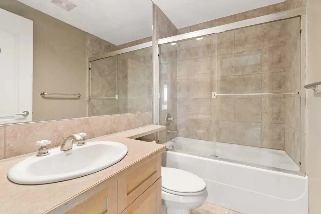 836 15 Avenue SW Calgary AB T2R1S2