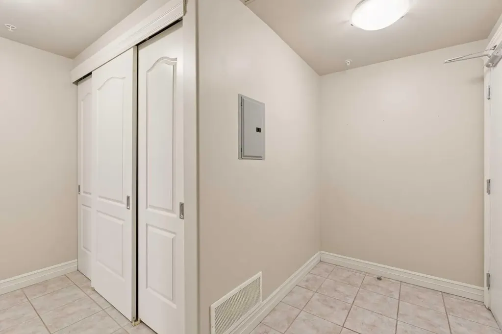 836 15 Avenue SW Calgary AB T2R1S2