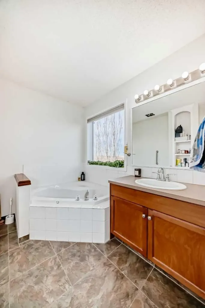 214 Coville Circle NE Calgary AB T3K 5N8