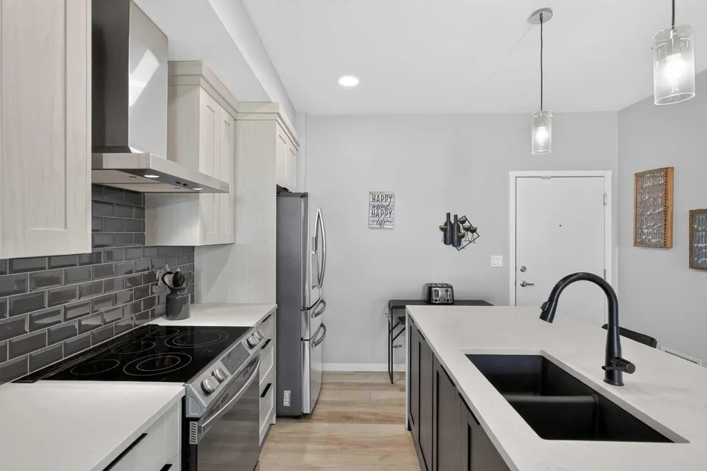 19489 Main Street SE Calgary AB T3M 3J3