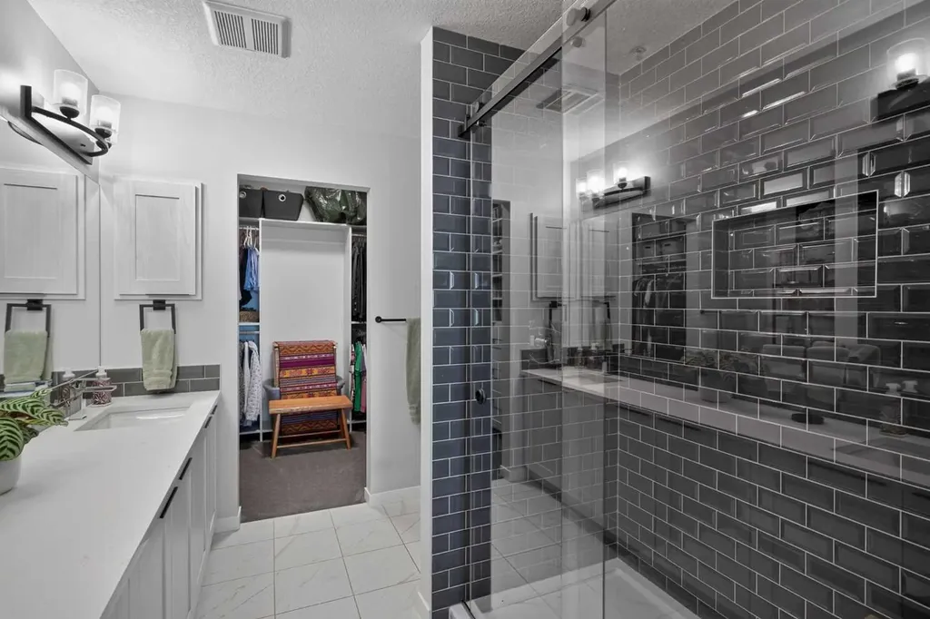 19489 Main Street SE Calgary AB T3M 3J3