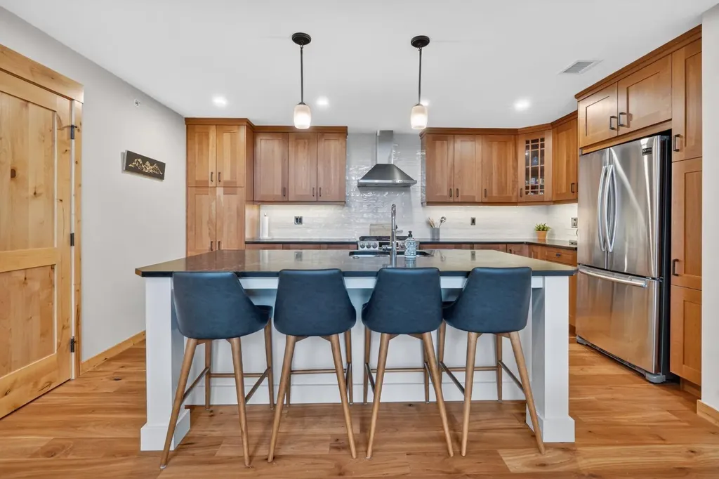 707 Spring Creek Drive Canmore AB T1W 0C5