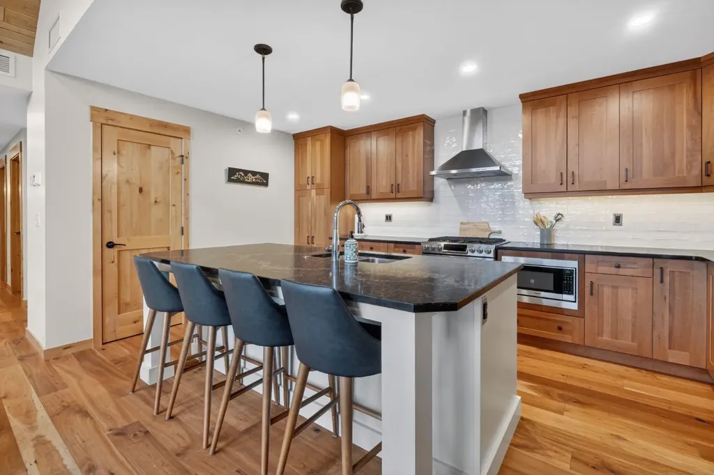 707 Spring Creek Drive Canmore AB T1W 0C5