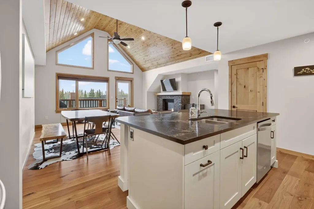 707 Spring Creek Drive Canmore AB T1W 0C5