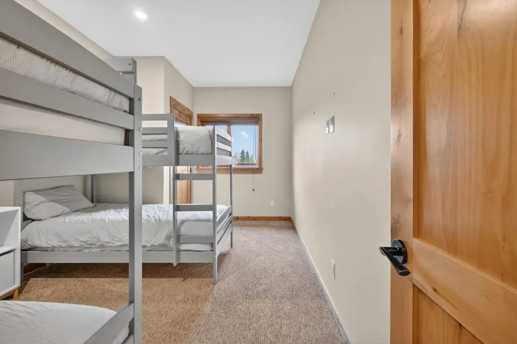 707 Spring Creek Drive Canmore AB T1W 0C5