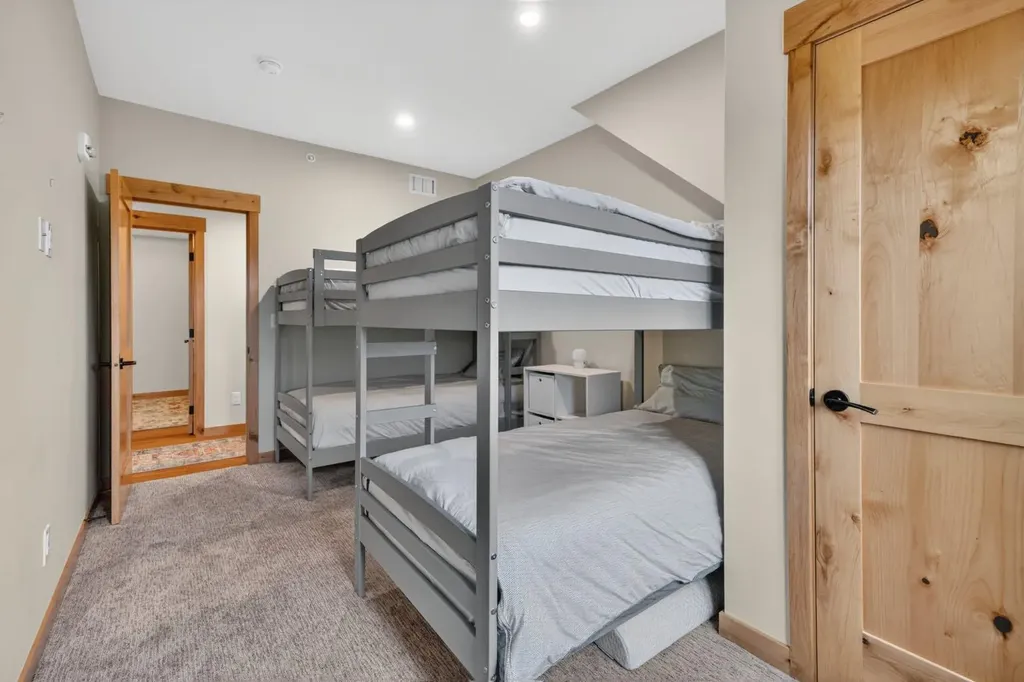707 Spring Creek Drive Canmore AB T1W 0C5