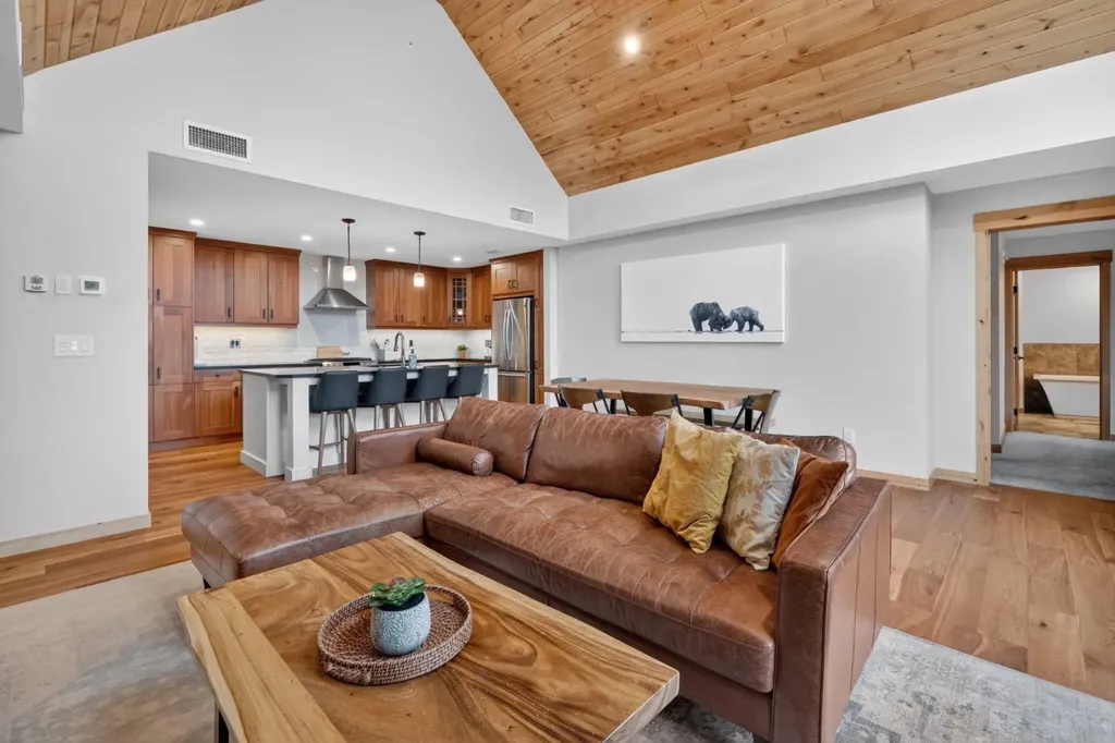 707 Spring Creek Drive Canmore AB T1W 0C5