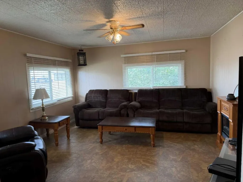 830 1 Avenue Vauxhall AB T0K 2K0