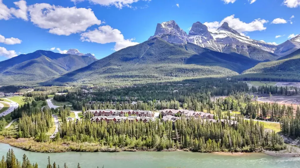175 Crossbow Place Canmore AB T1W 3H7