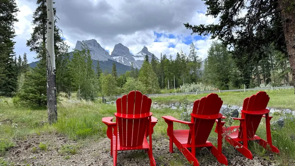 175 Crossbow Place Canmore AB T1W 3H7