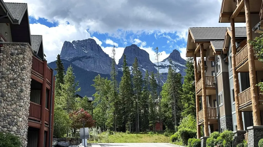 175 Crossbow Place Canmore AB T1W 3H7