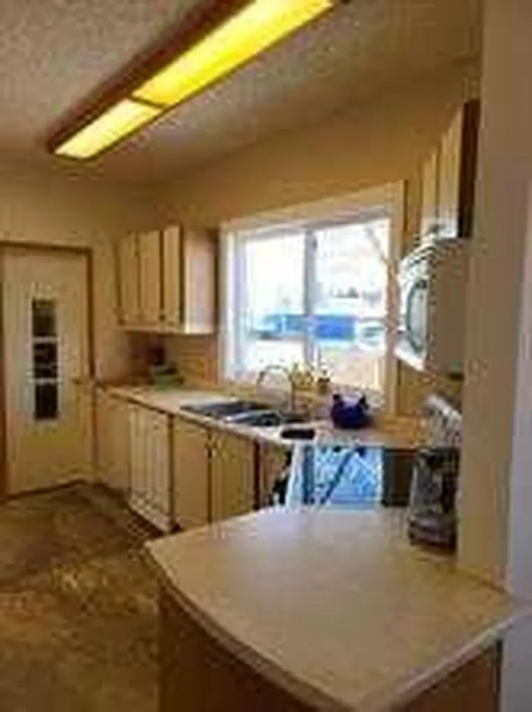 301 1st Avenue N Coutts AB T0K 0N0