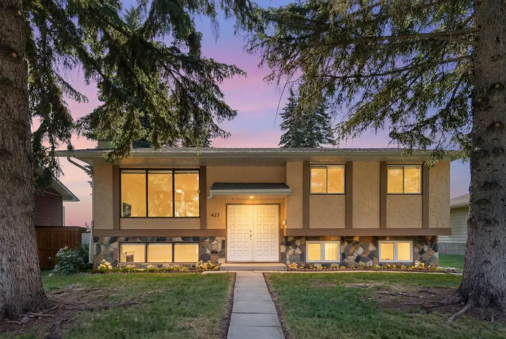 427 Queensland Road SE Calgary AB T2J 3S5
