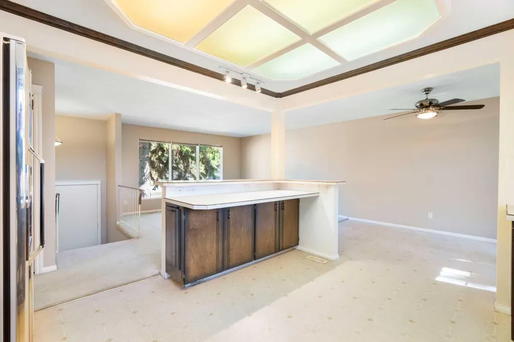 427 Queensland Road SE Calgary AB T2J 3S5