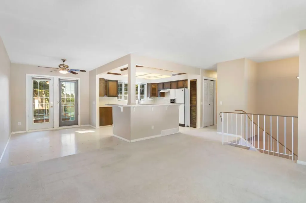 427 Queensland Road SE Calgary AB T2J 3S5