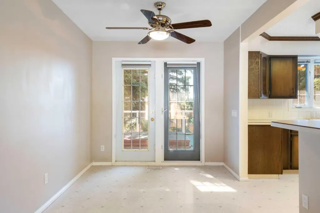 427 Queensland Road SE Calgary AB T2J 3S5