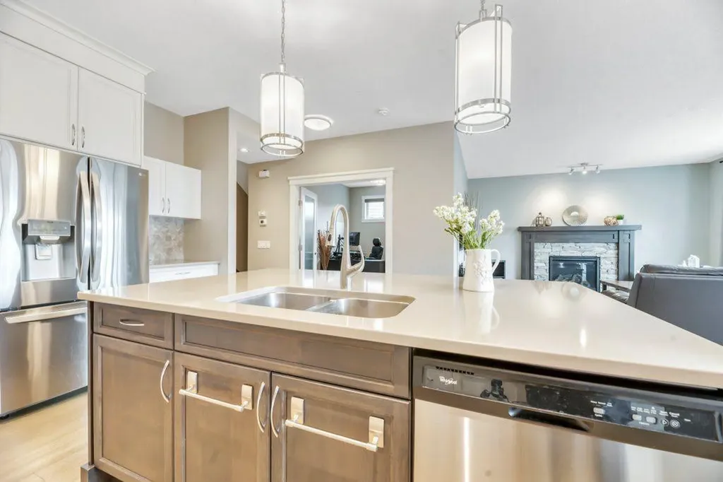 143 Stonemere Green Chestermere AB T1X 0S2