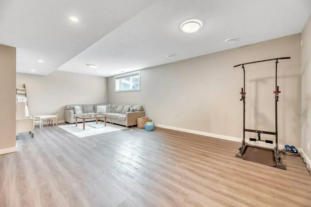 143 Stonemere Green Chestermere AB T1X 0S2