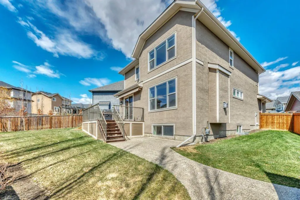 143 Stonemere Green Chestermere AB T1X 0S2