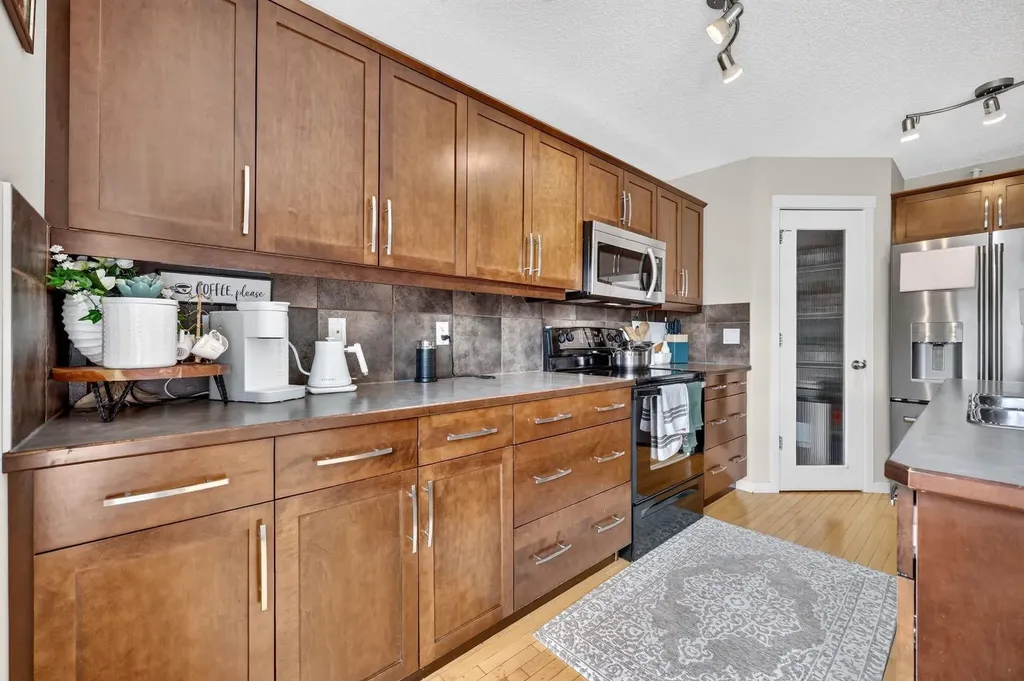 232 Silverado Range Close SW Calgary AB T2X 0C1
