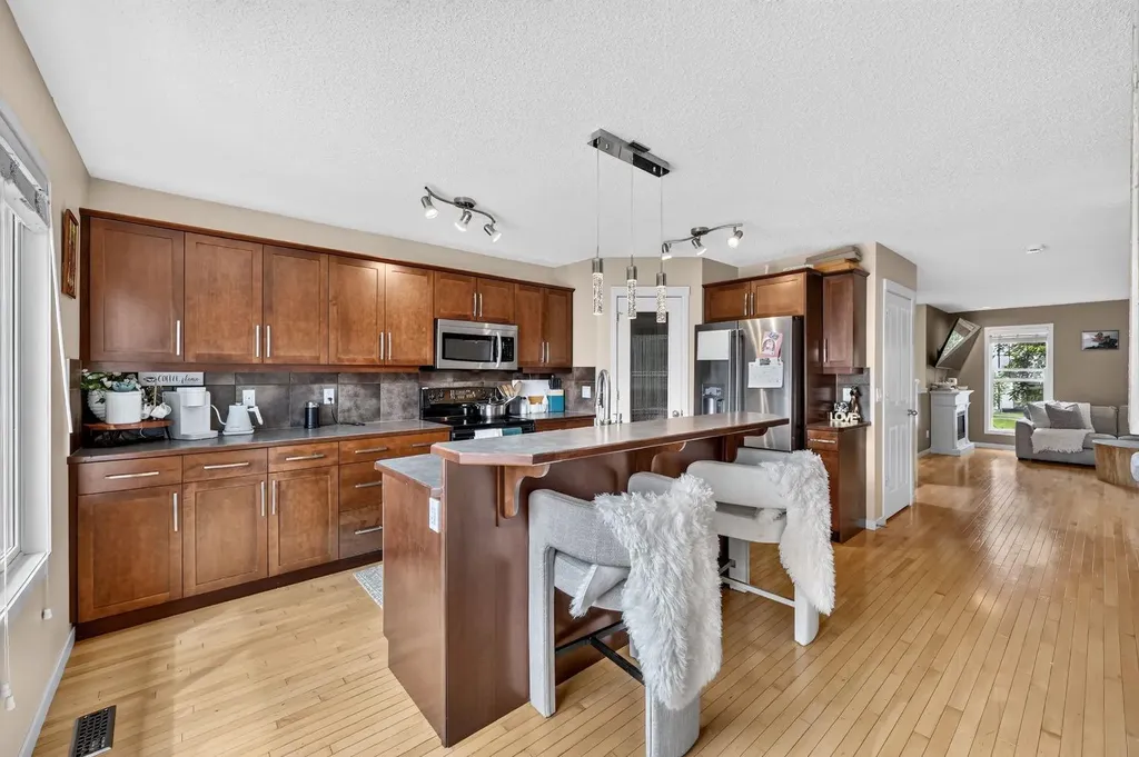 232 Silverado Range Close SW Calgary AB T2X 0C1