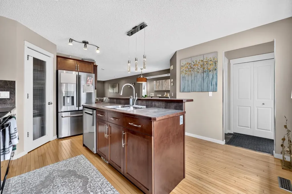 232 Silverado Range Close SW Calgary AB T2X 0C1