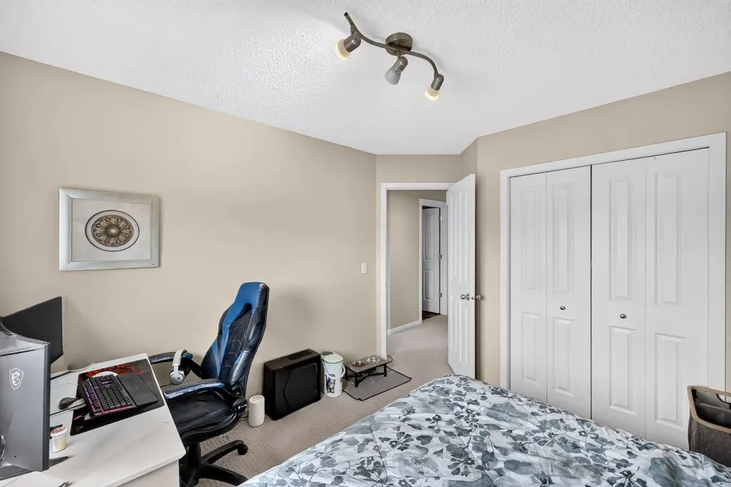 232 Silverado Range Close SW Calgary AB T2X 0C1