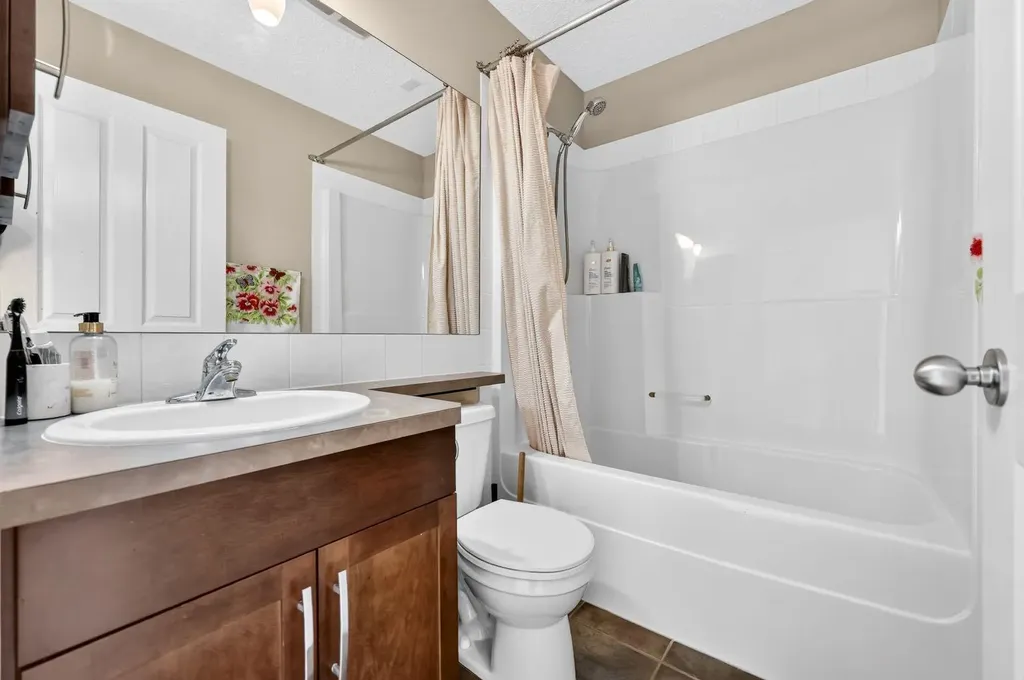 232 Silverado Range Close SW Calgary AB T2X 0C1