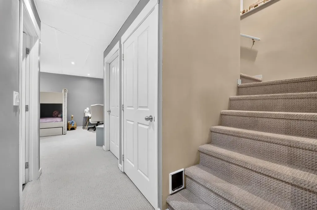 232 Silverado Range Close SW Calgary AB T2X 0C1