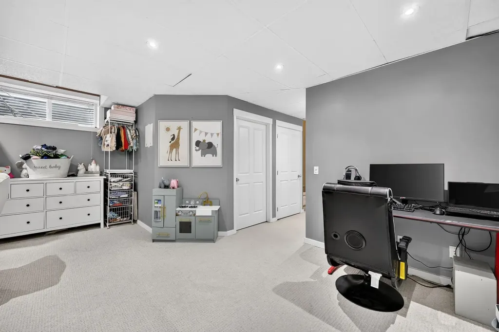 232 Silverado Range Close SW Calgary AB T2X 0C1