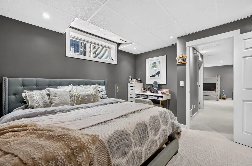 232 Silverado Range Close SW Calgary AB T2X 0C1